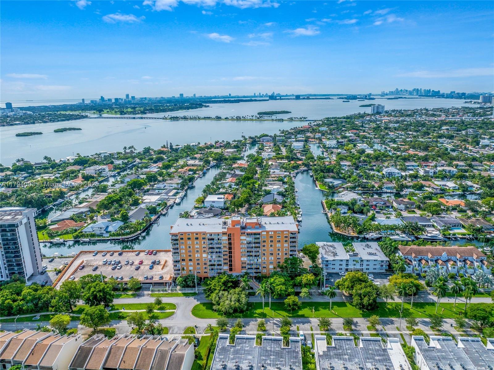 WATERSIDE TOWERS CONDO - Residential