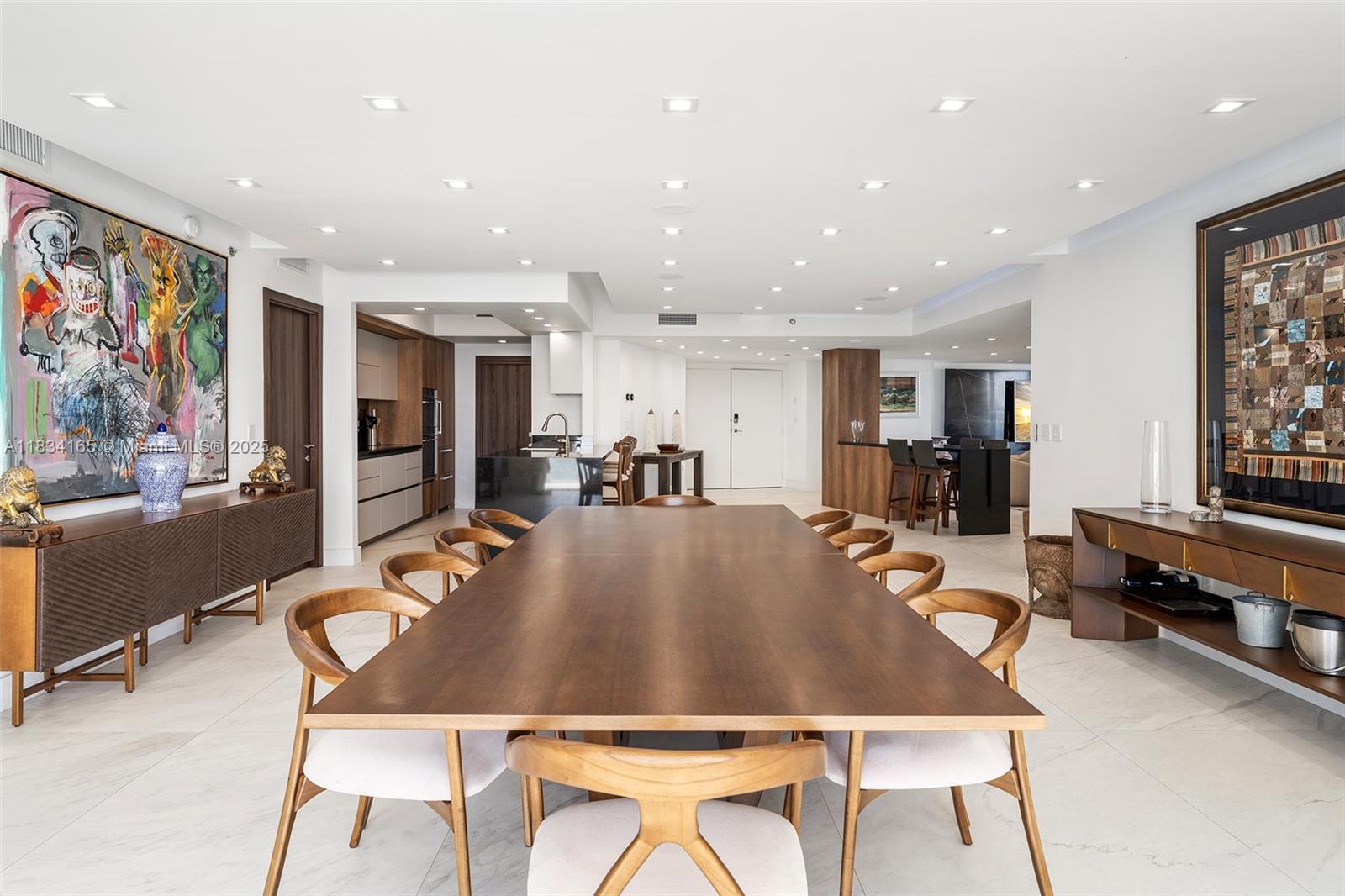 ICON CONDO - Residential