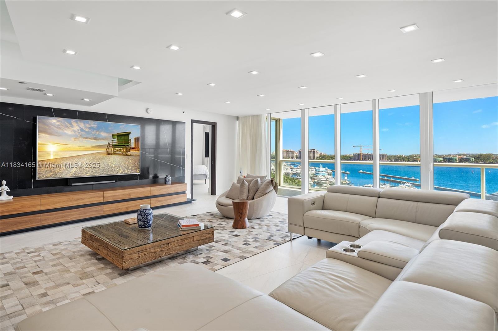 ICON CONDO - Residential