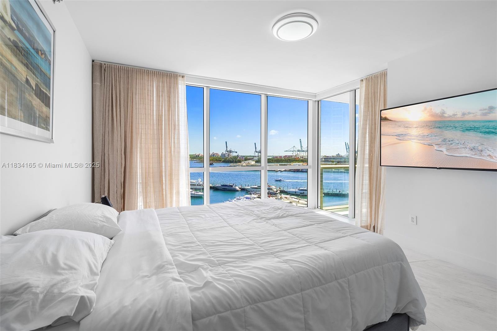 ICON CONDO - Residential