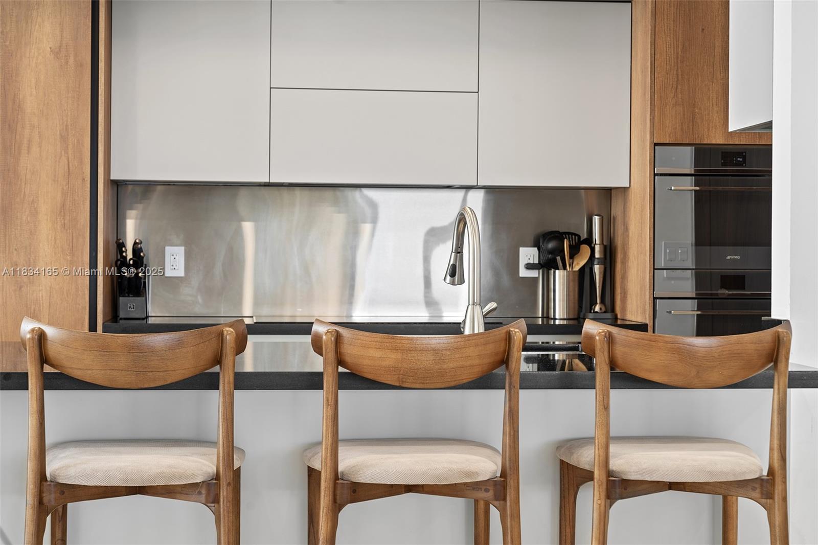 ICON CONDO - Residential