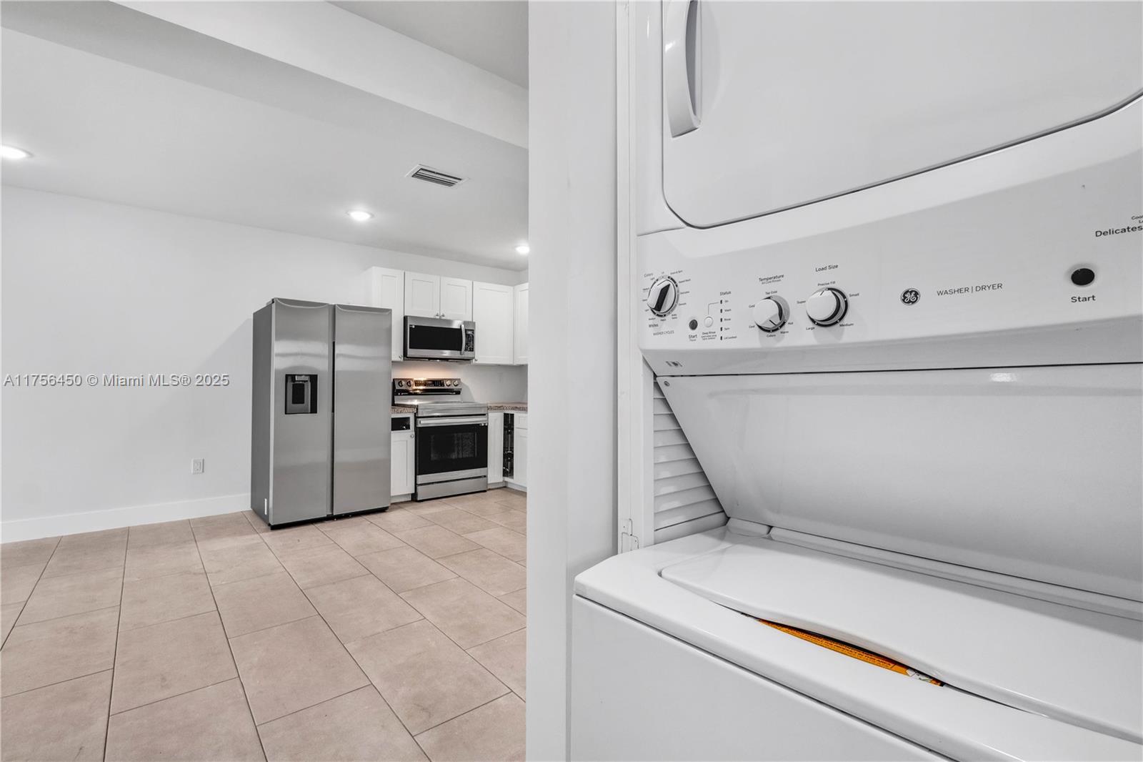 LIBERTY CITY - Residential Lease