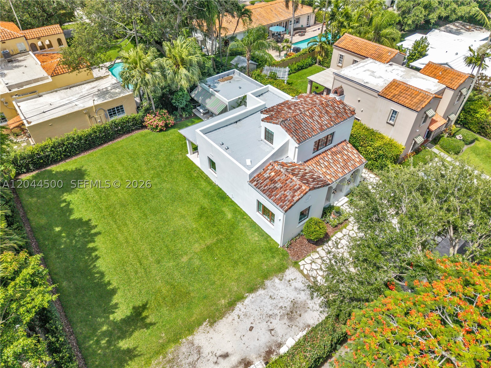 5730 SW 49th St