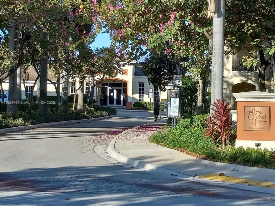 REDUCED BY ANOTHER $25K!  SELLER IS READY TO LEAVE THE COUNTRY!  ELEGANT, TURNKEY 3BR 2.5BA townhouse just E of S Dixie Hwy in Pompano Beach. One owner since new construction. Lots of upgrades and additions including designer kitchen cabinets, ceiling fans, dining area chandelier, customized closets, high seat toilets in all bathrooms, Jay Leno garage flooring and cabinetry and much, much more. Ceiling fans and chandelier can be purchased separately along with other furniture or electronic devices you may desire  24 HR notice require for all showings, Listing Agent must be present. NO EXCEPTIONS! Use Show Assist to schedule appointments.