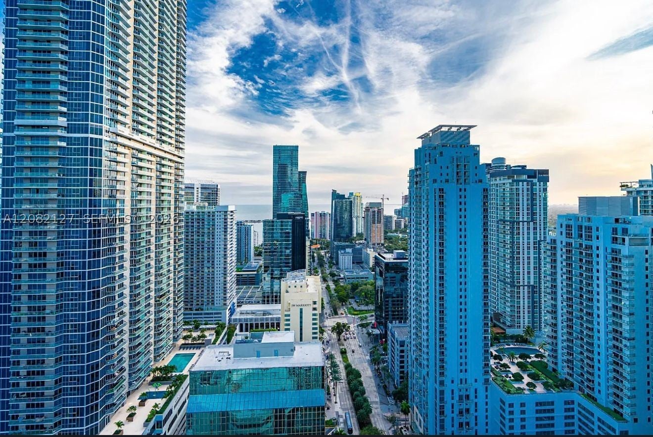 951 Brickell Ave 4111