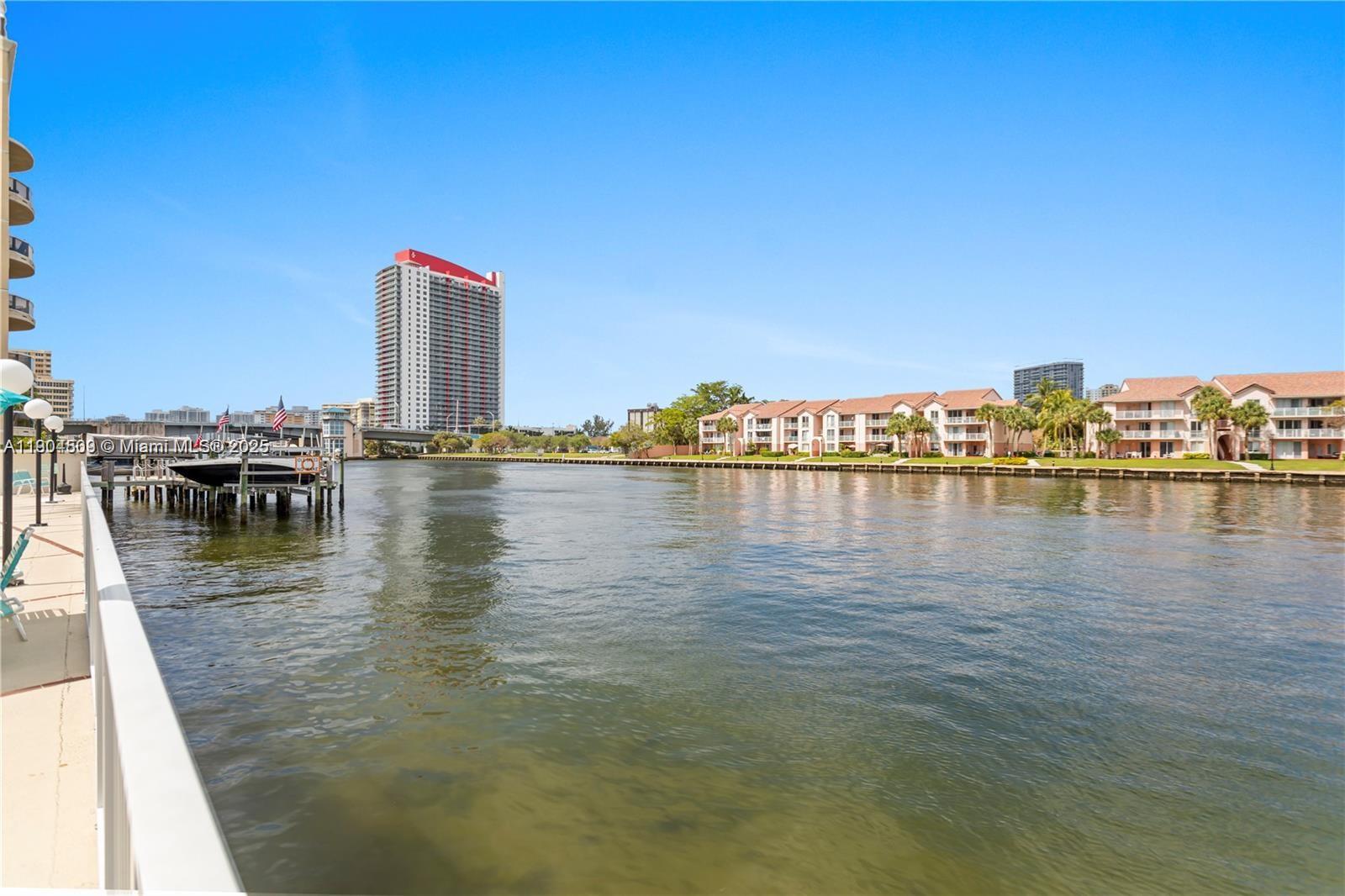 HALLMARK OF HOLLYWOOD CON - Residential Lease