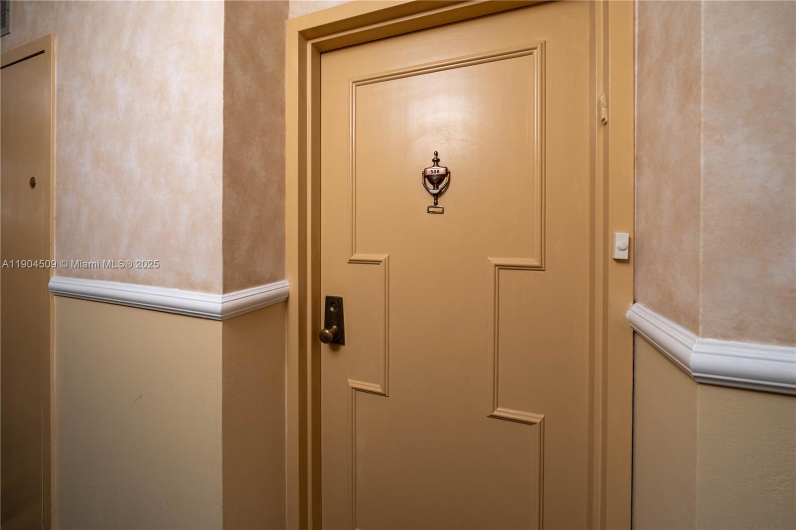 HALLMARK OF HOLLYWOOD CON - Residential Lease