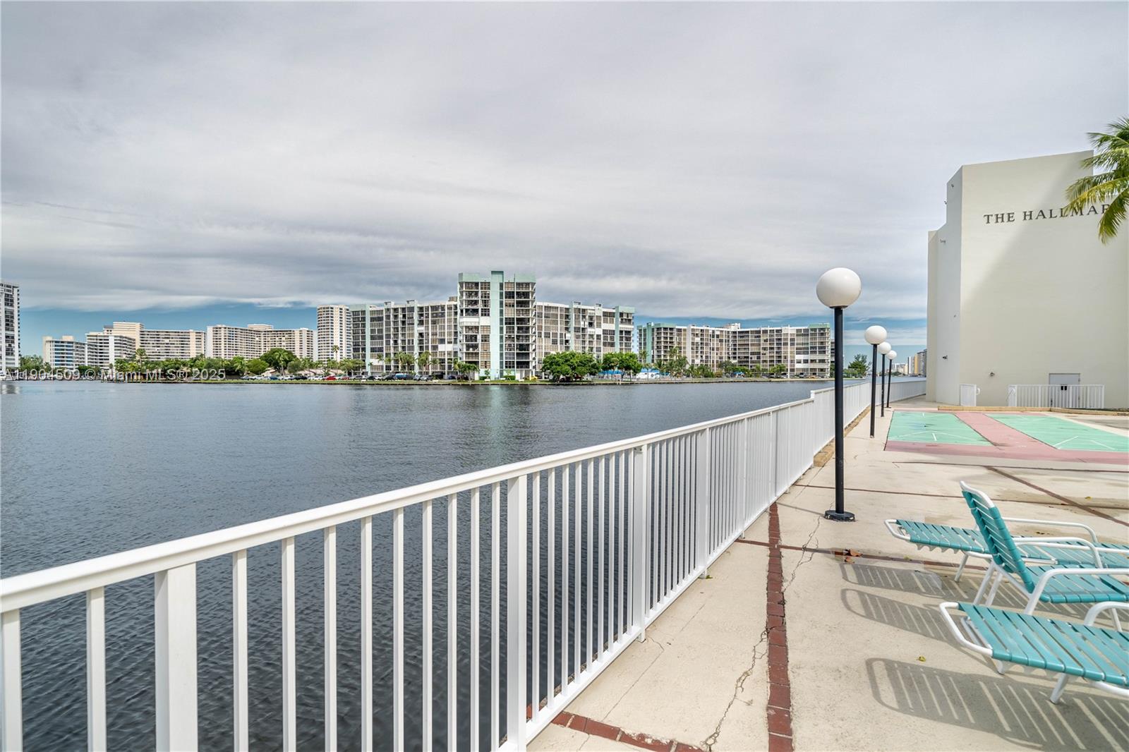 HALLMARK OF HOLLYWOOD CON - Residential Lease