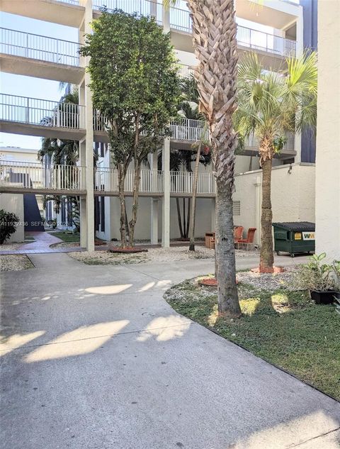 10000 NW 80th Ct 2211 Hialeah Gardens FL 33016