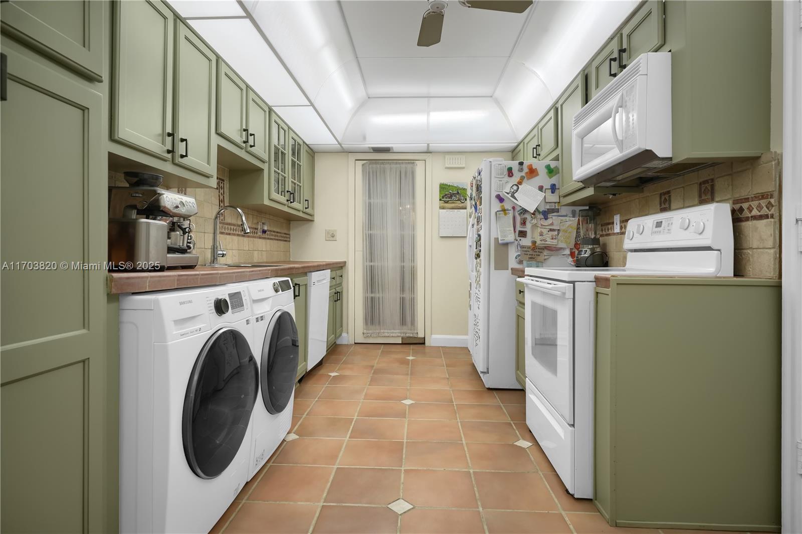 TOWERS OF KEY BISCAYNE CO - Residential