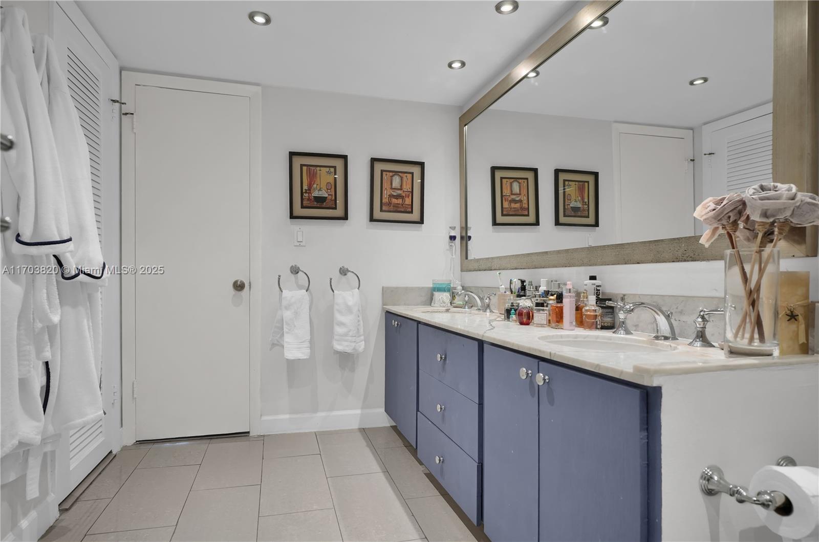 TOWERS OF KEY BISCAYNE CO - Residential