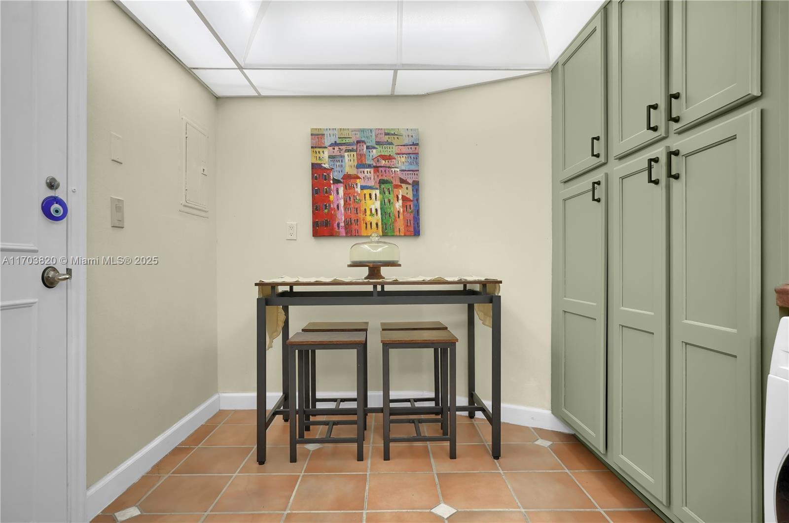 TOWERS OF KEY BISCAYNE CO - Residential