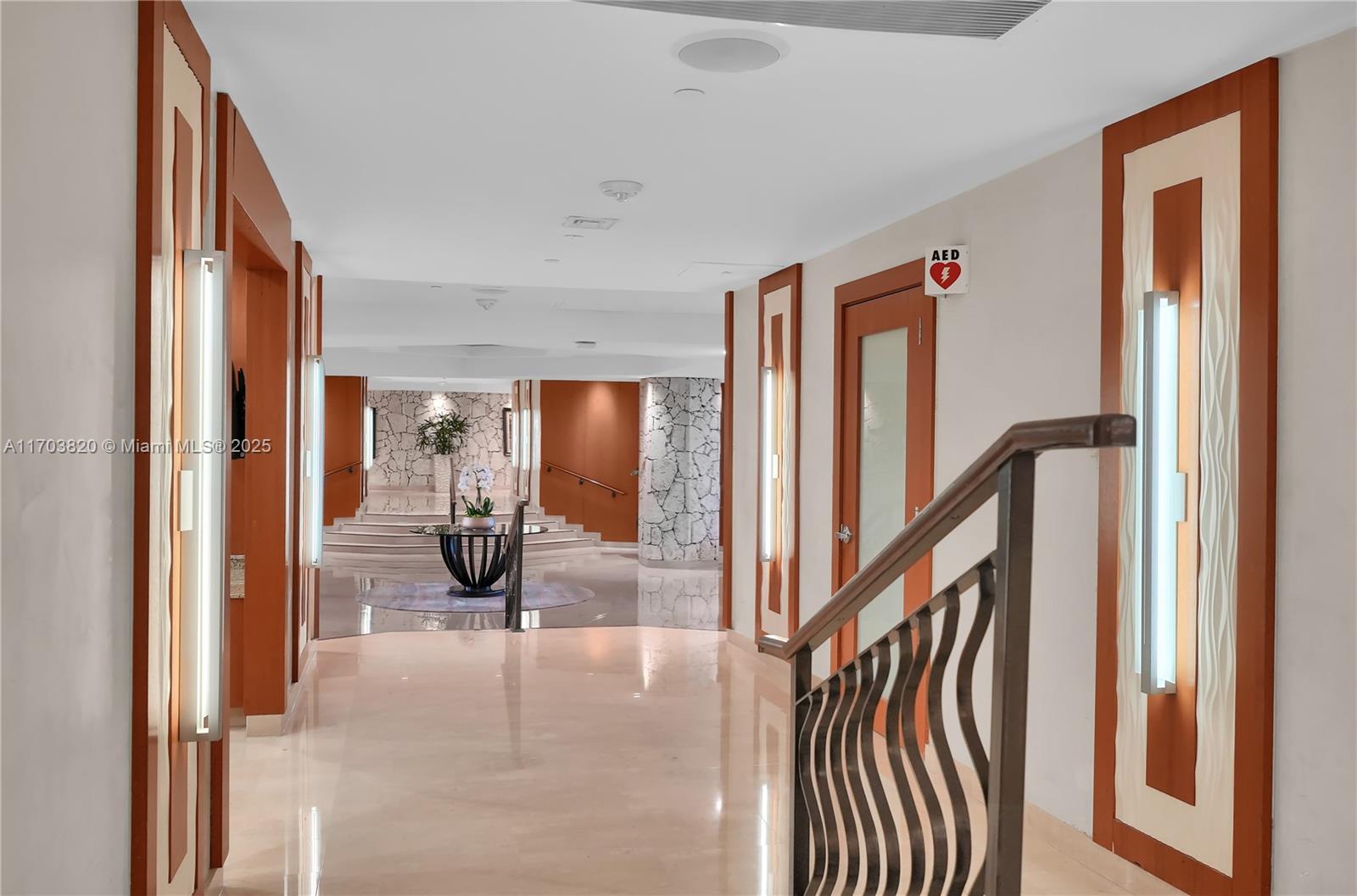 TOWERS OF KEY BISCAYNE CO - Residential