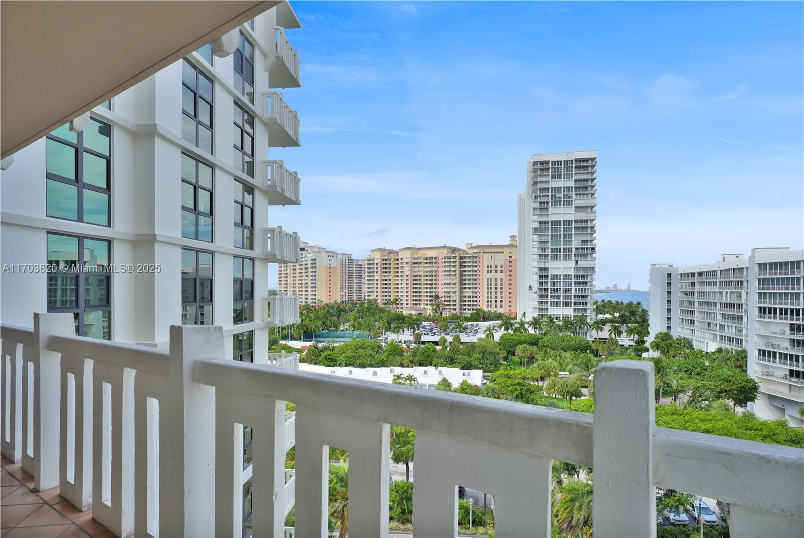 TOWERS OF KEY BISCAYNE CO - Residential