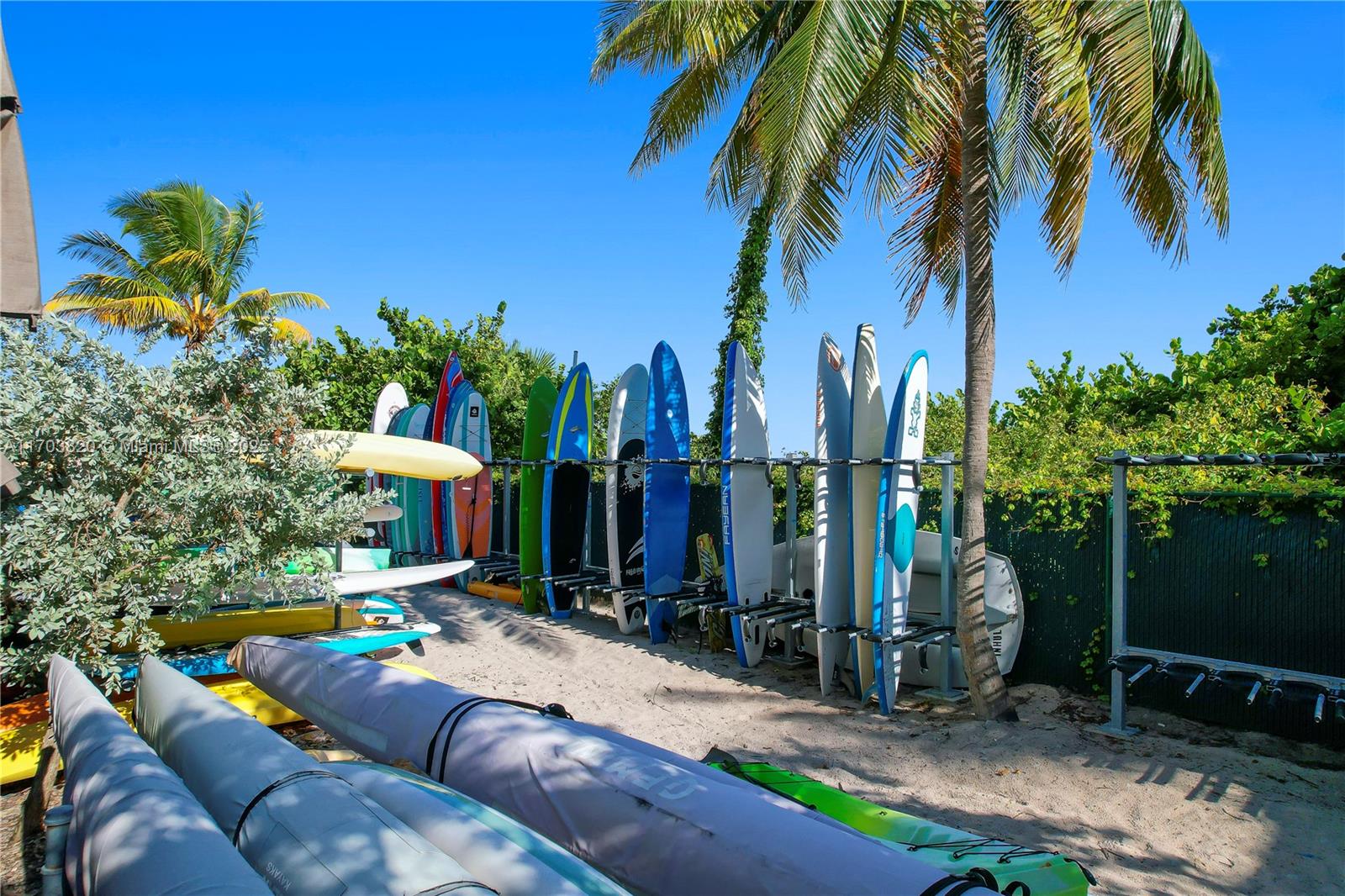 TOWERS OF KEY BISCAYNE CO - Residential