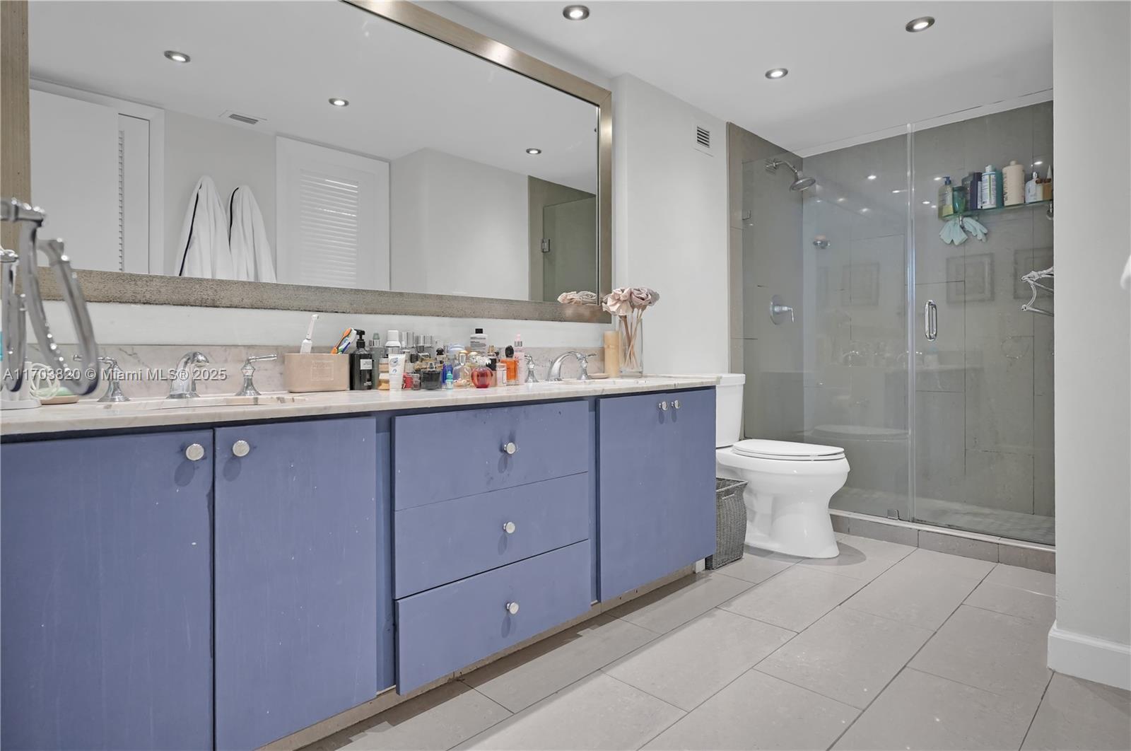 TOWERS OF KEY BISCAYNE CO - Residential