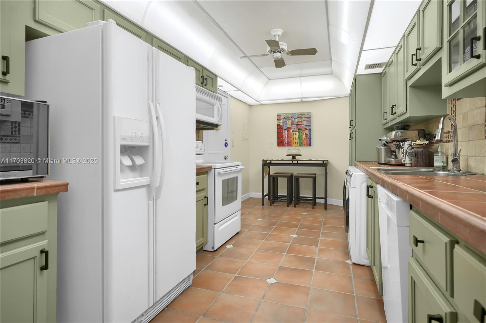 TOWERS OF KEY BISCAYNE CO - Residential