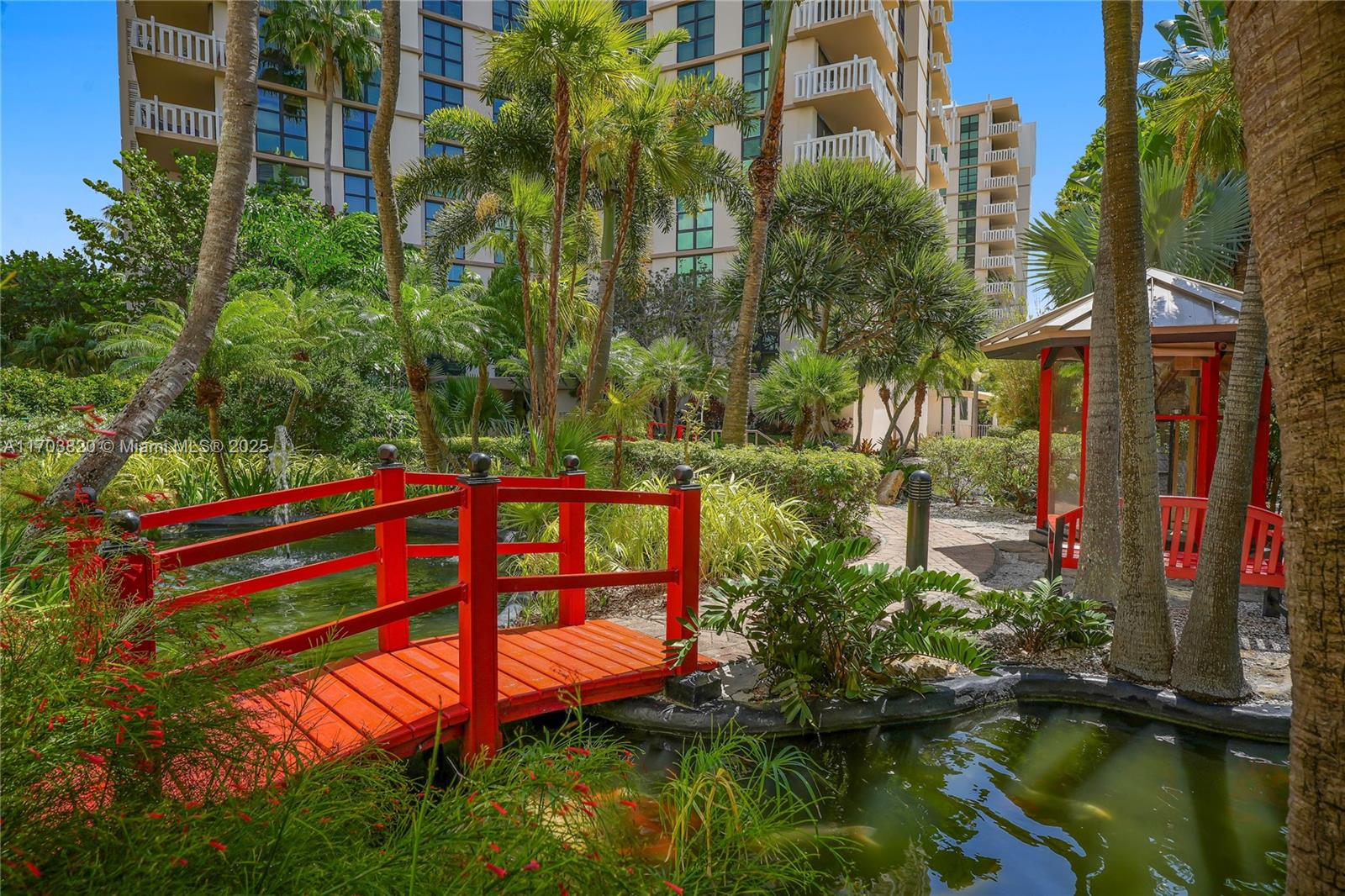TOWERS OF KEY BISCAYNE CO - Residential