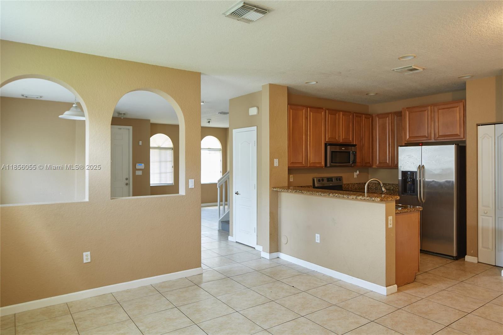 SECTION 8 Approved – Spacious 4-bedroom, 2.5-bathroom home featuring modern amenities, including washer and dryer, dishwasher, stove, microwave, water heater, and a ready-to-activate alarm system for added peace of mind. Enjoy the convenience of a 1-car garage plus a 2-car carport, providing ample parking.
Located in a quiet, family-friendly community, this home offers easy access to shopping centers, grocery stores, schools, parks, and major highways for a smooth commute. The neighborhood’s proximity to public transportation, dining options, and recreational facilities makes it ideal for both comfort and convenience.