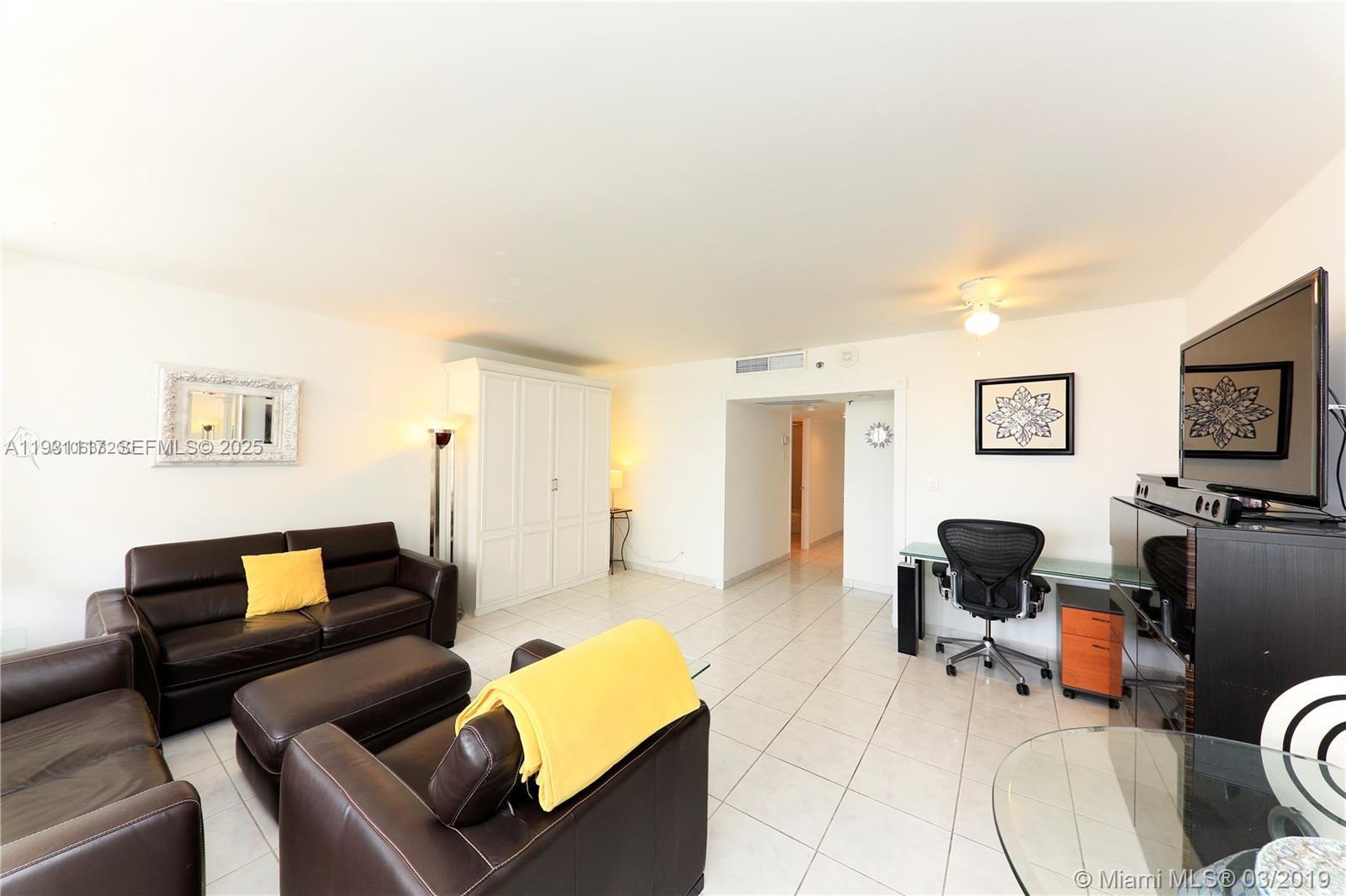 THE DECOPLAGE CONDO - Residential Lease