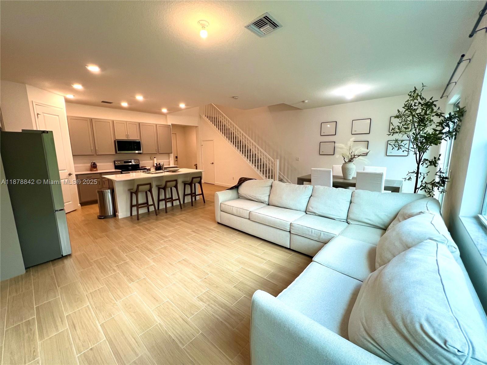 ANDALUCIA PUD PLAT 6 - Residential Lease