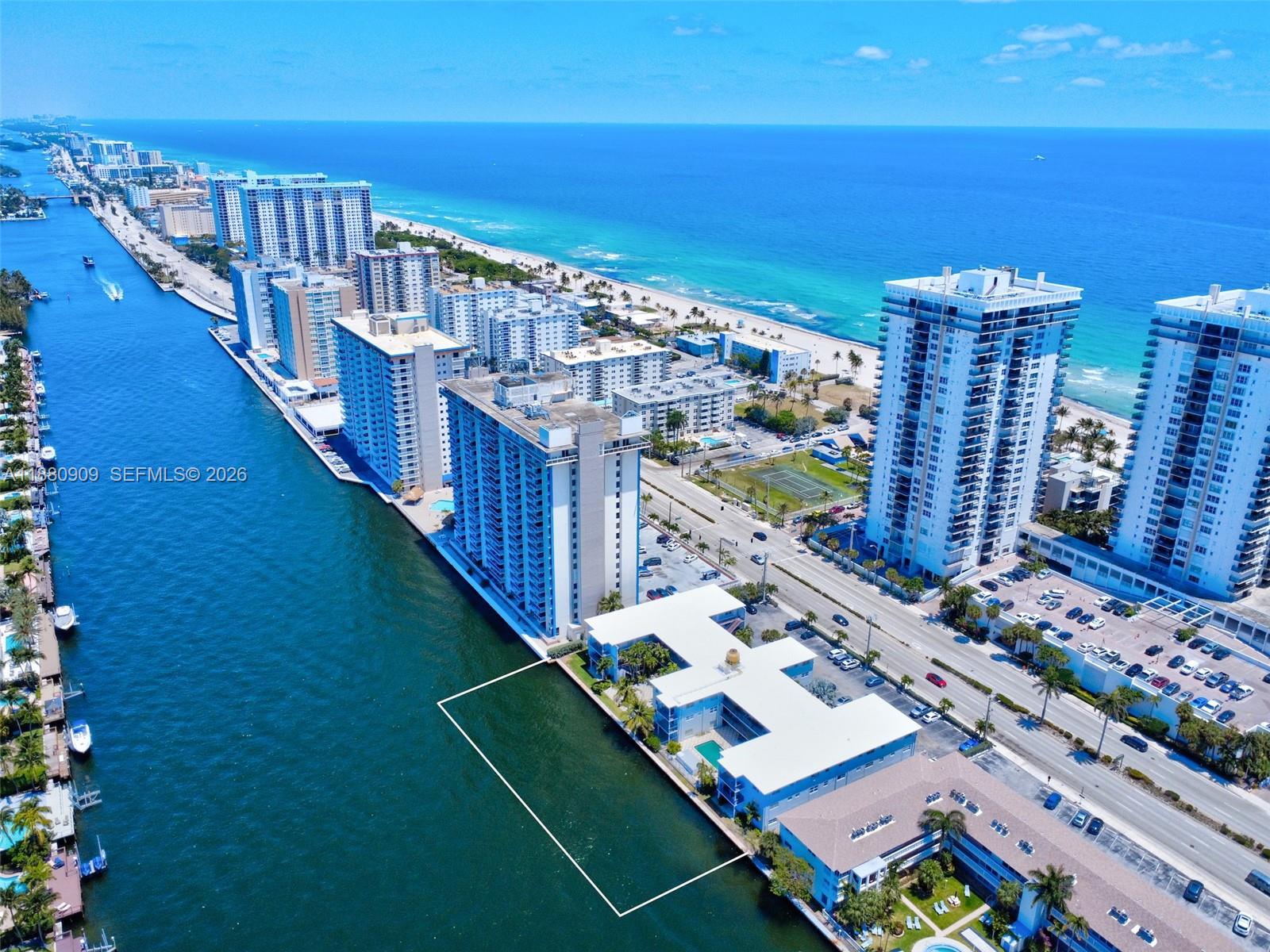 Waterway @ Hollywood Beach - Residential