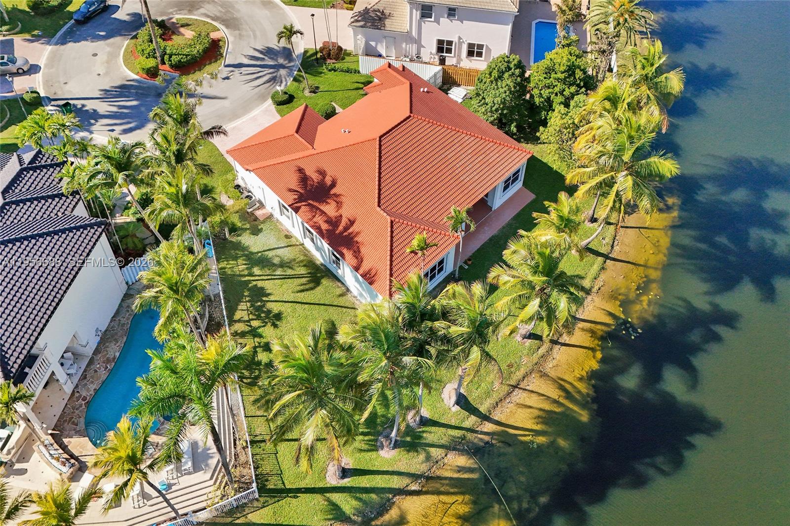 WINDSOR PALMS - Residential