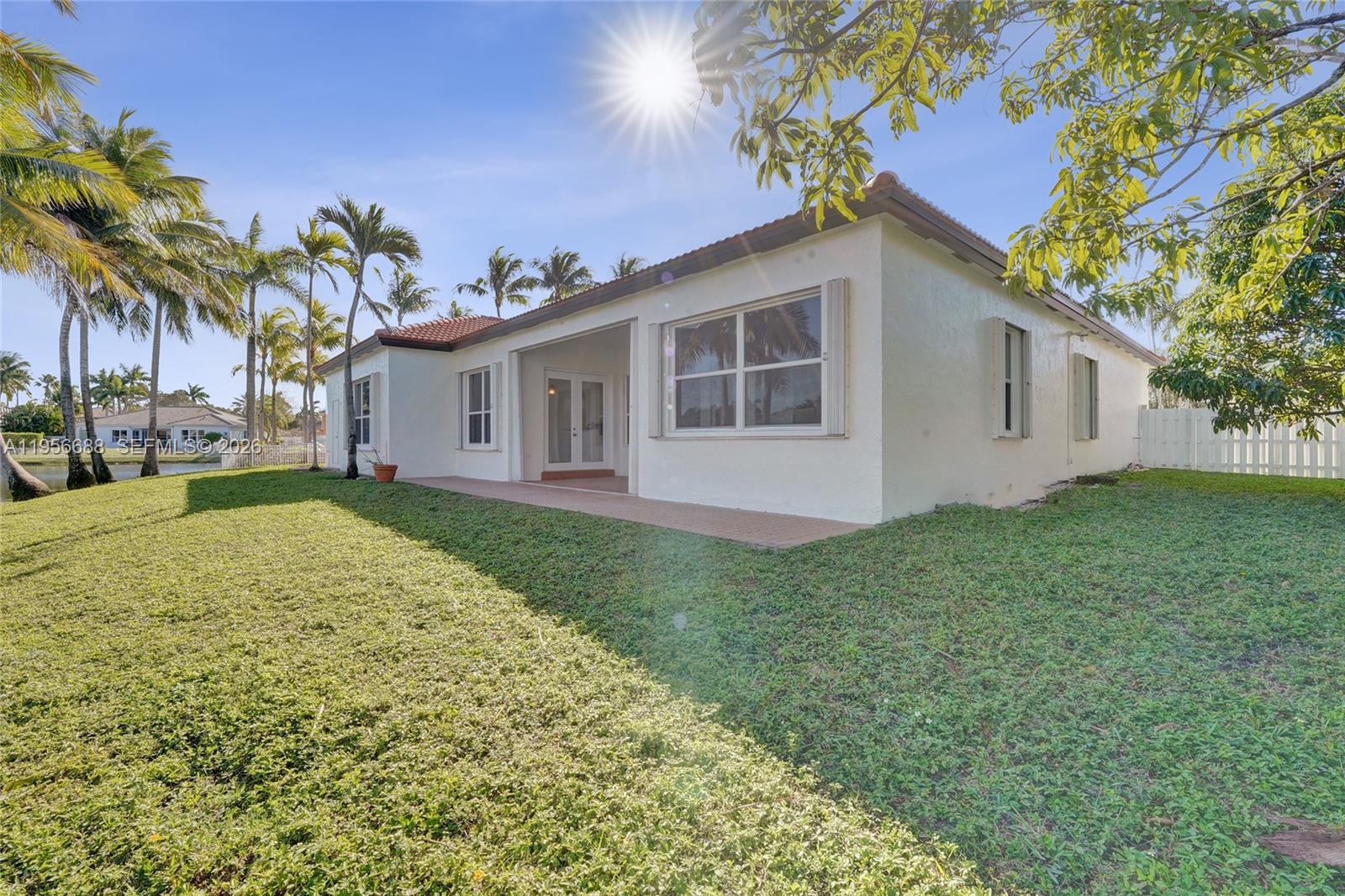 WINDSOR PALMS - Residential