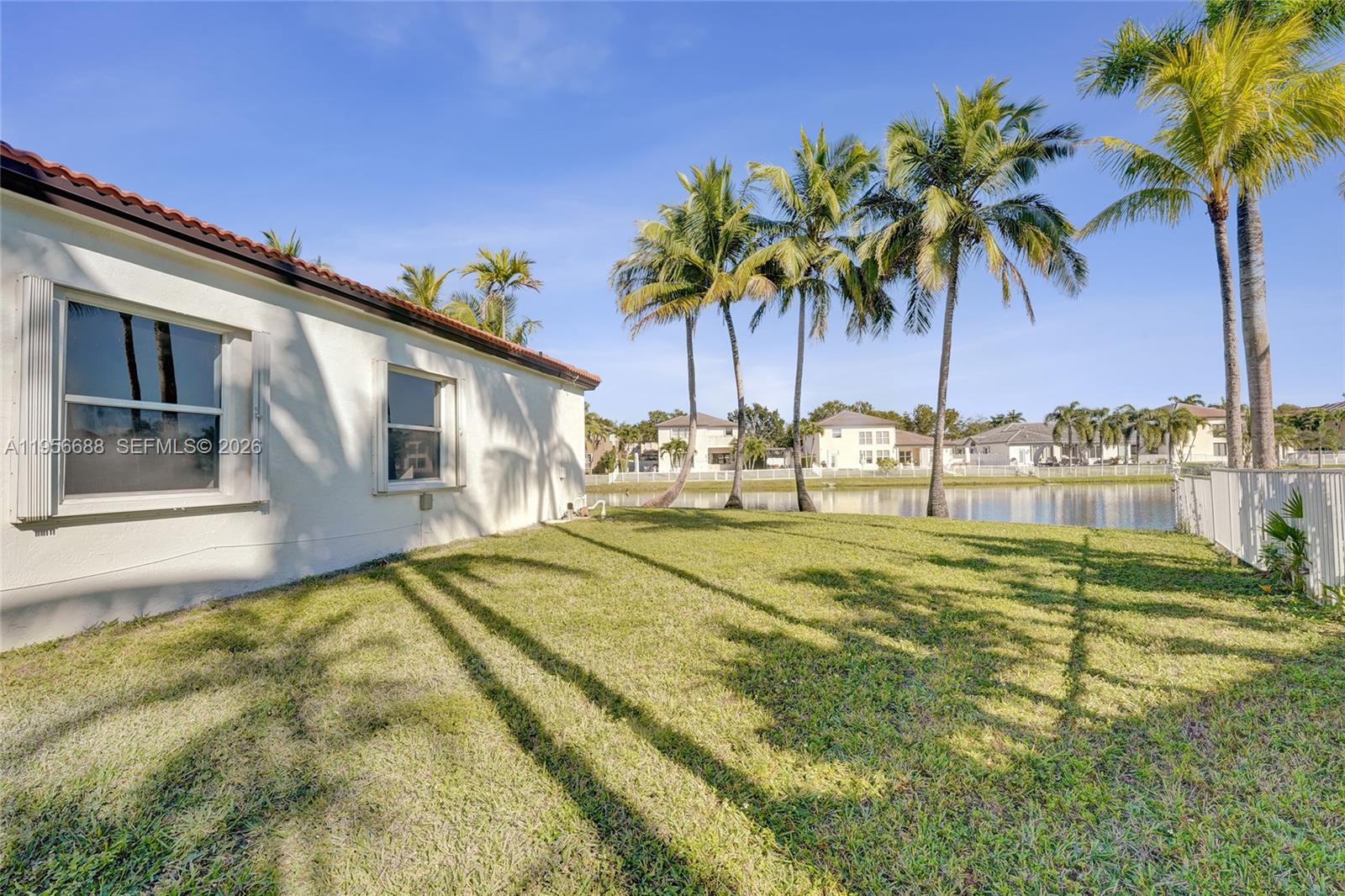 WINDSOR PALMS - Residential