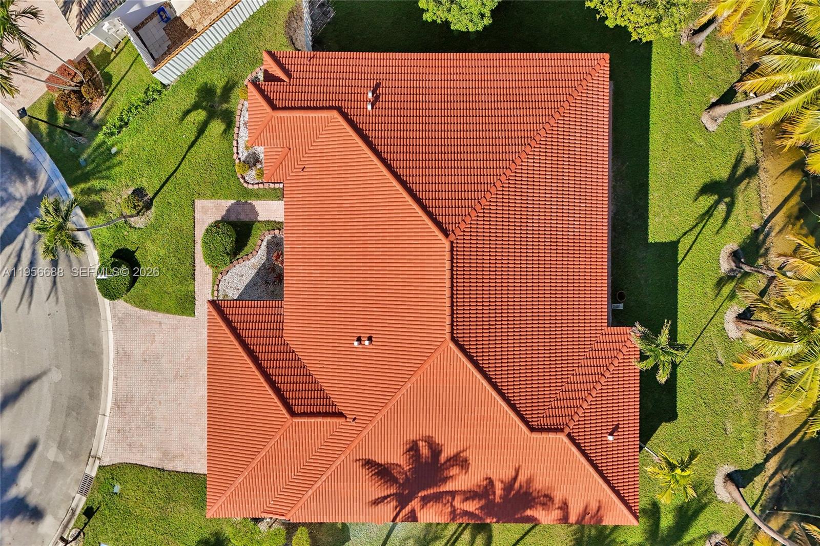 WINDSOR PALMS - Residential