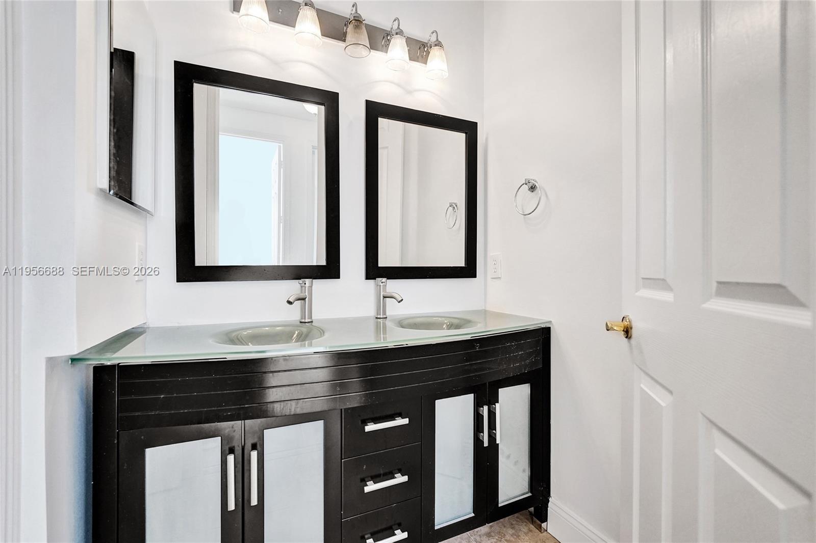 WINDSOR PALMS - Residential