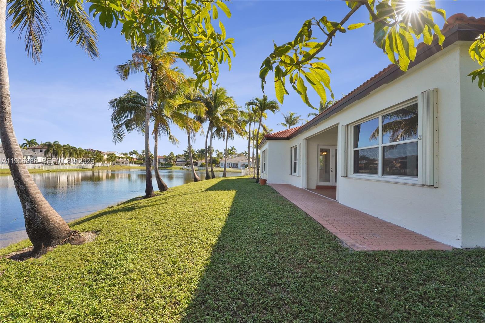 WINDSOR PALMS - Residential