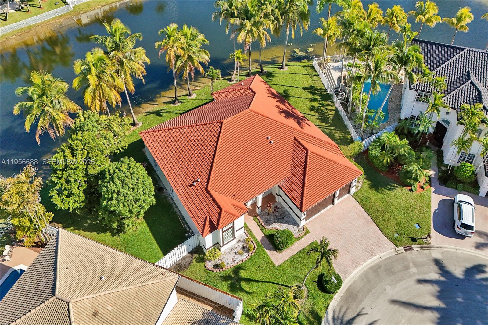 WINDSOR PALMS - Residential