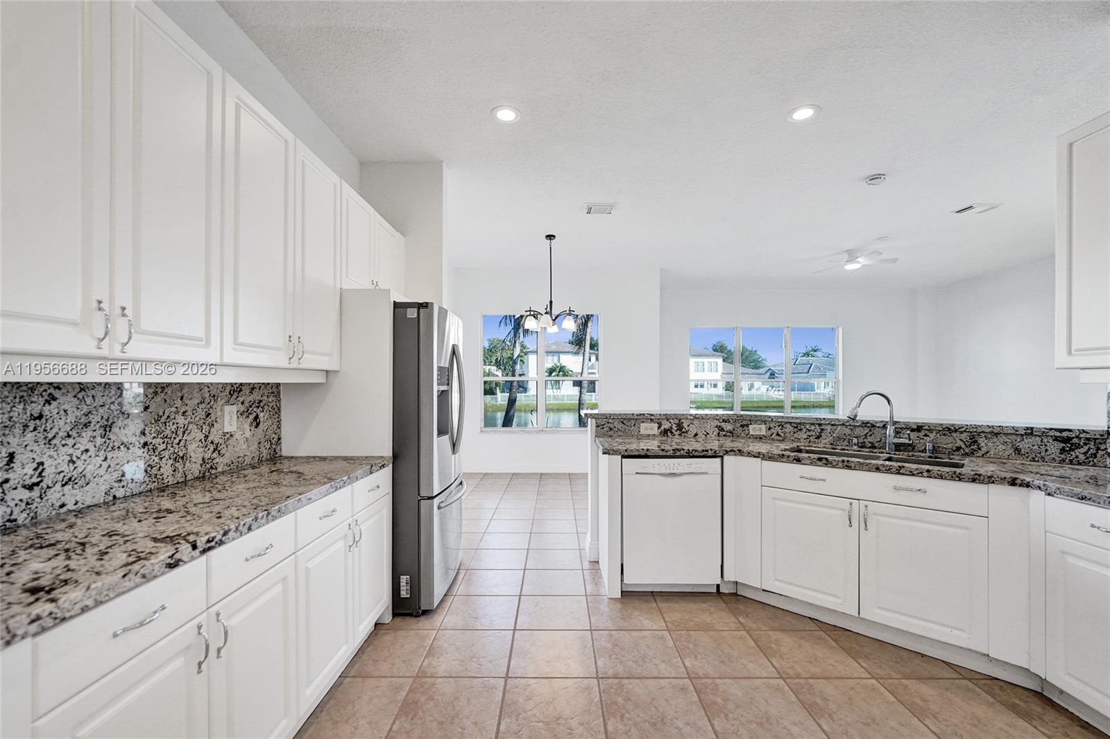 WINDSOR PALMS - Residential