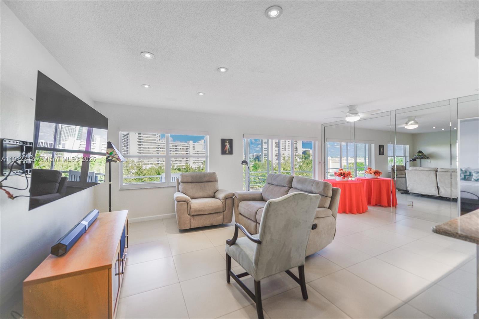 400 Diplomat Pkwy 704