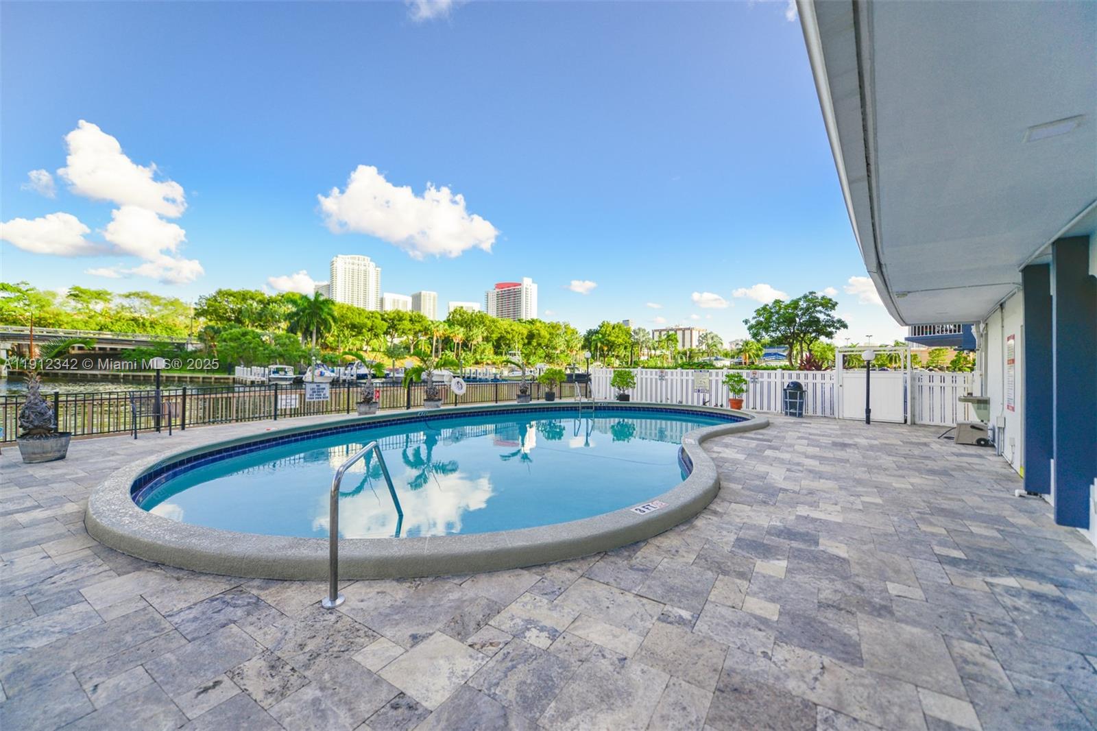 FAIRWAYS RIVIERA NORTH CO - Residential