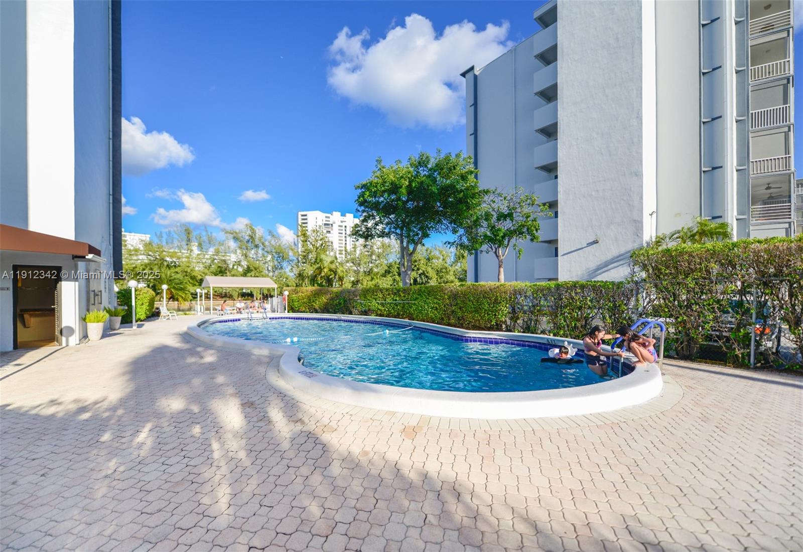 FAIRWAYS RIVIERA NORTH CO - Residential