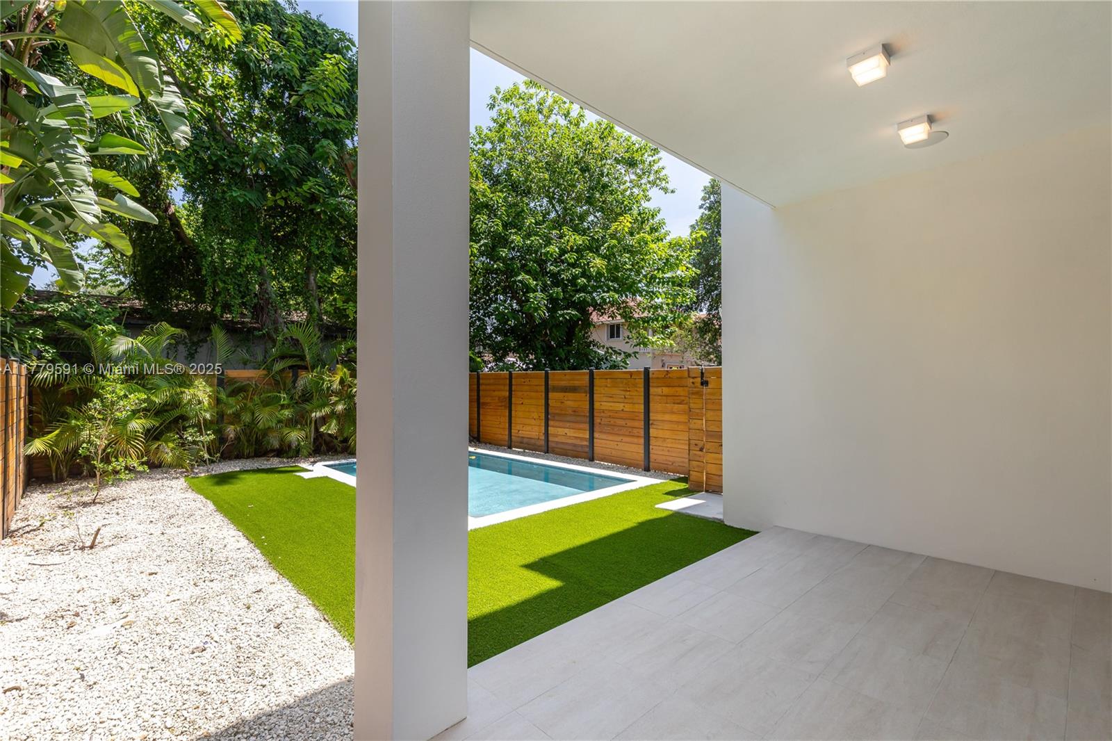 PALMHURST - Residential