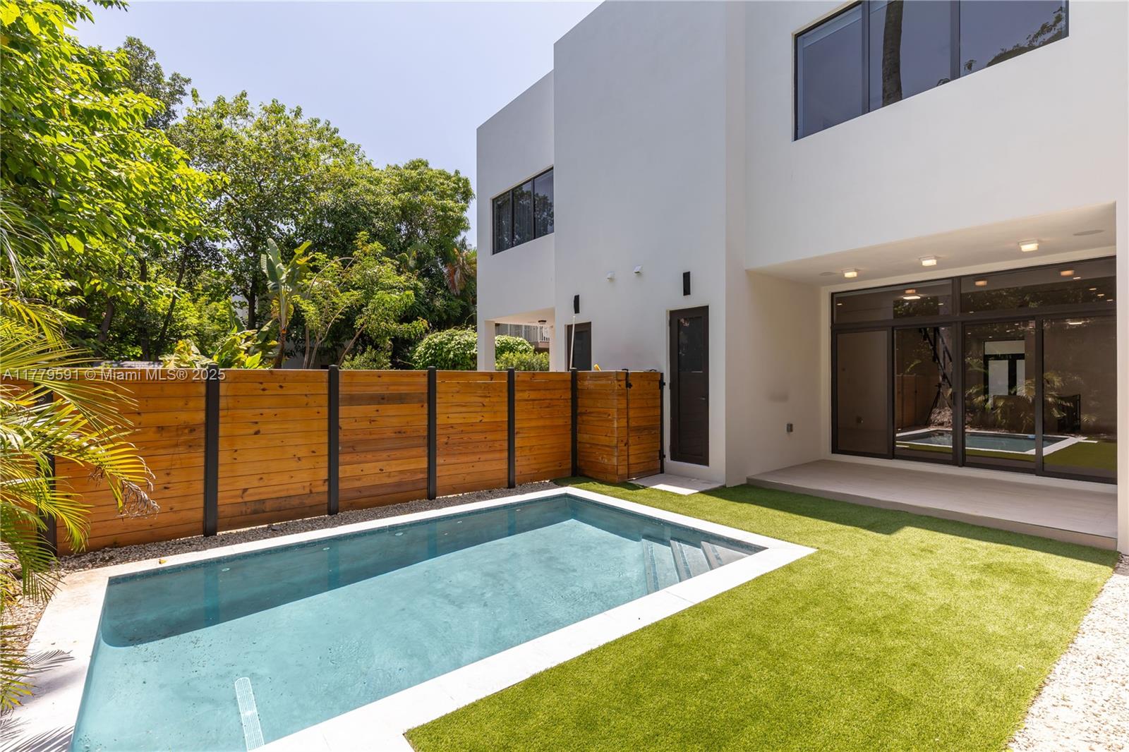 PALMHURST - Residential