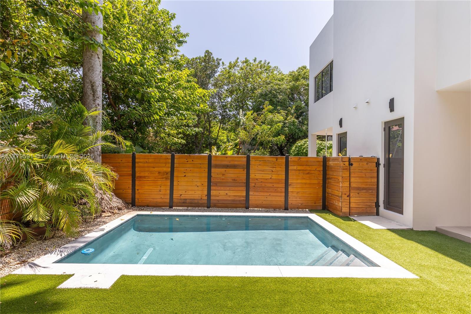 PALMHURST - Residential