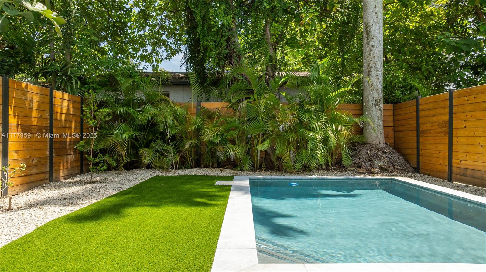 PALMHURST - Residential