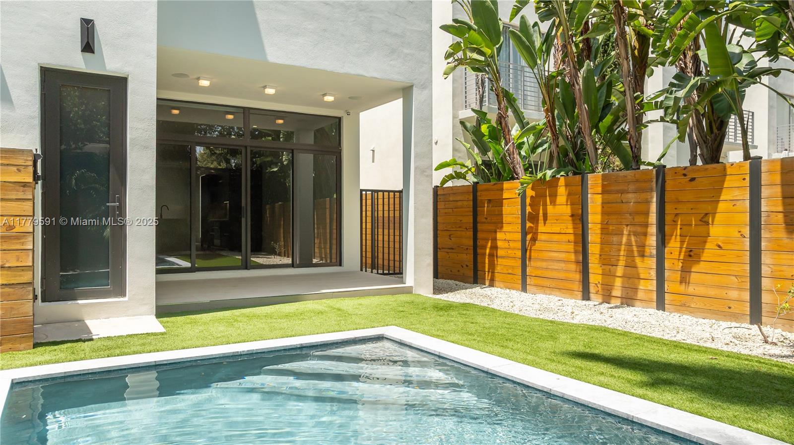 PALMHURST - Residential