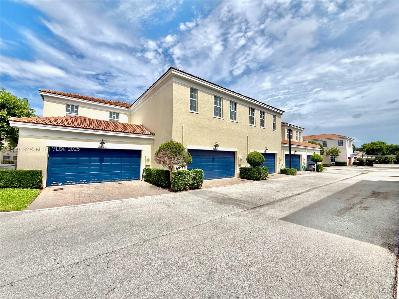 8305 NW 8th Ter