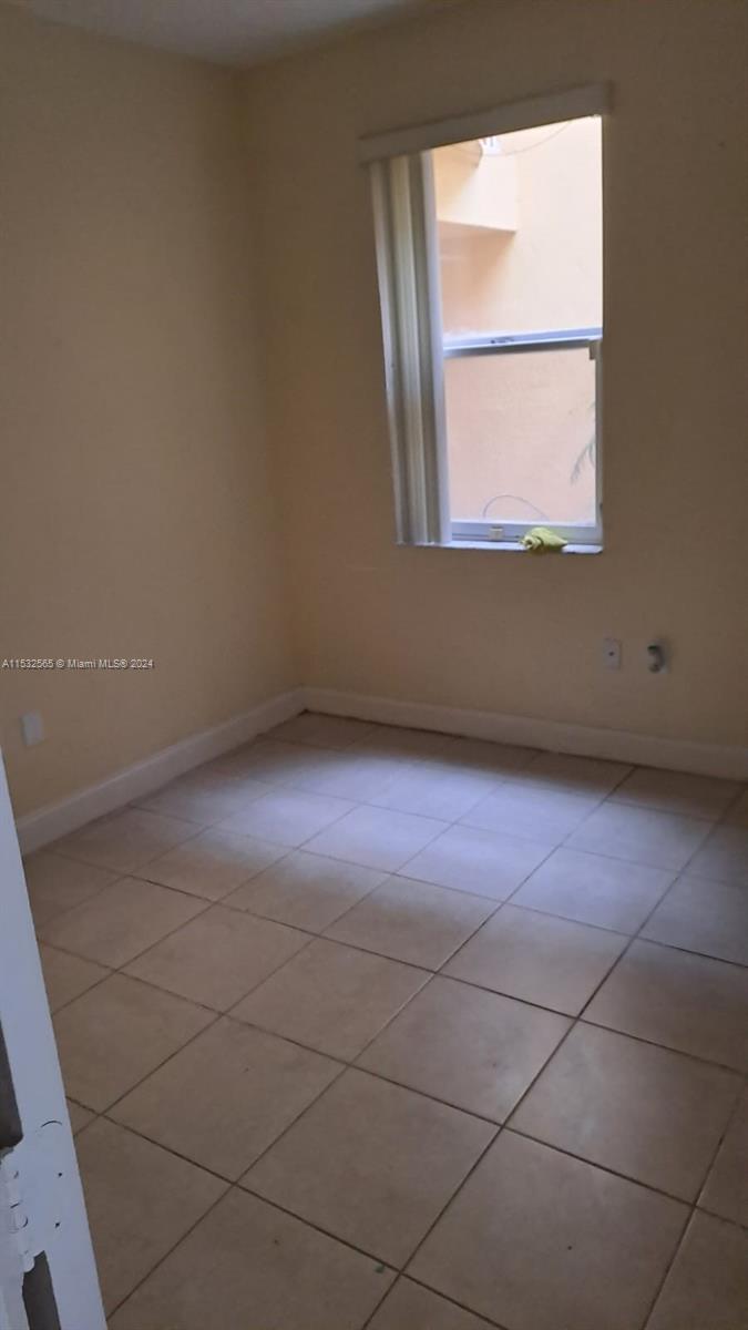 SHOMA COURTYARDS II AT RO - Residential