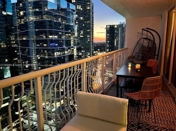 1200 Brickell Bay Dr 3219