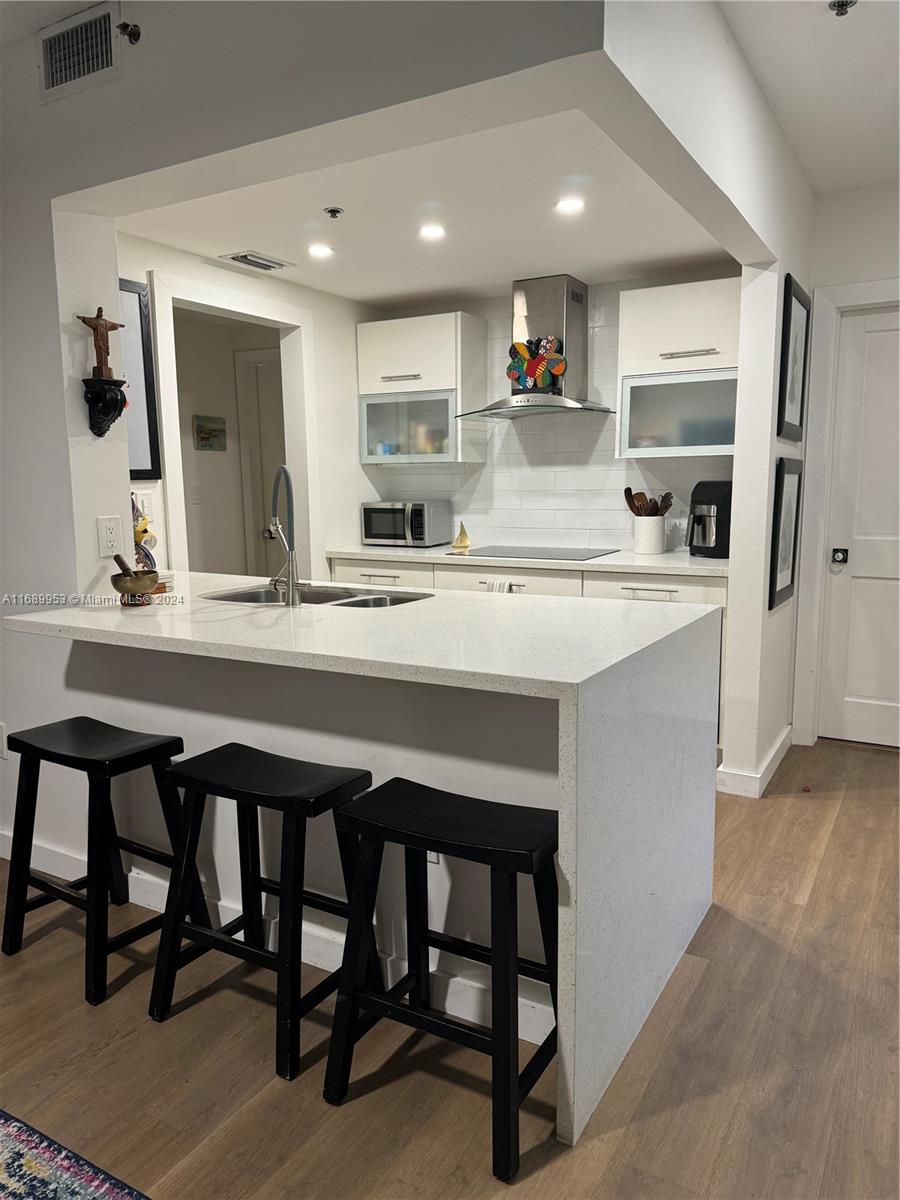 THE LINCOLN CONDO - Residential