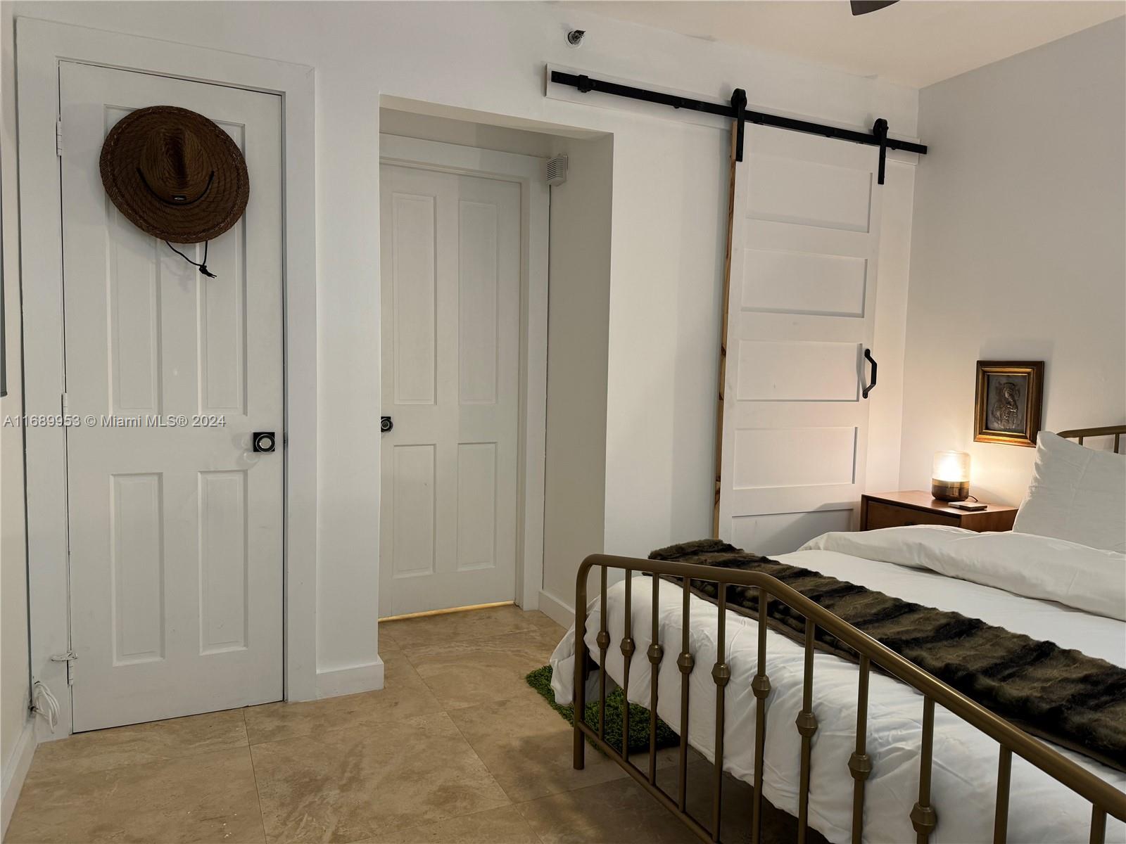 THE LINCOLN CONDO - Residential