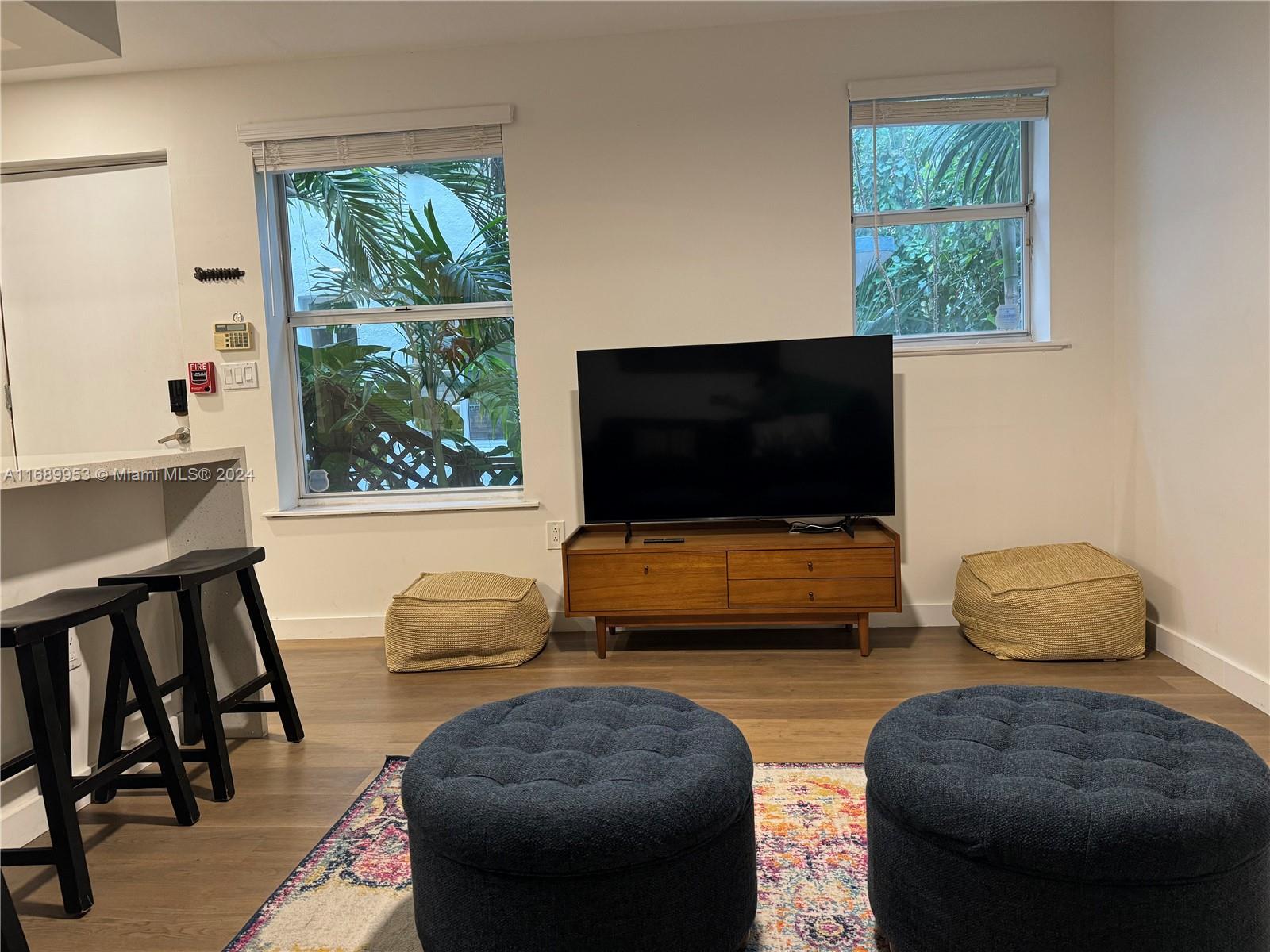 THE LINCOLN CONDO - Residential