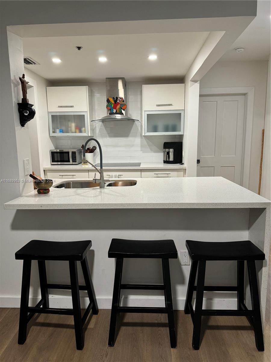 THE LINCOLN CONDO - Residential