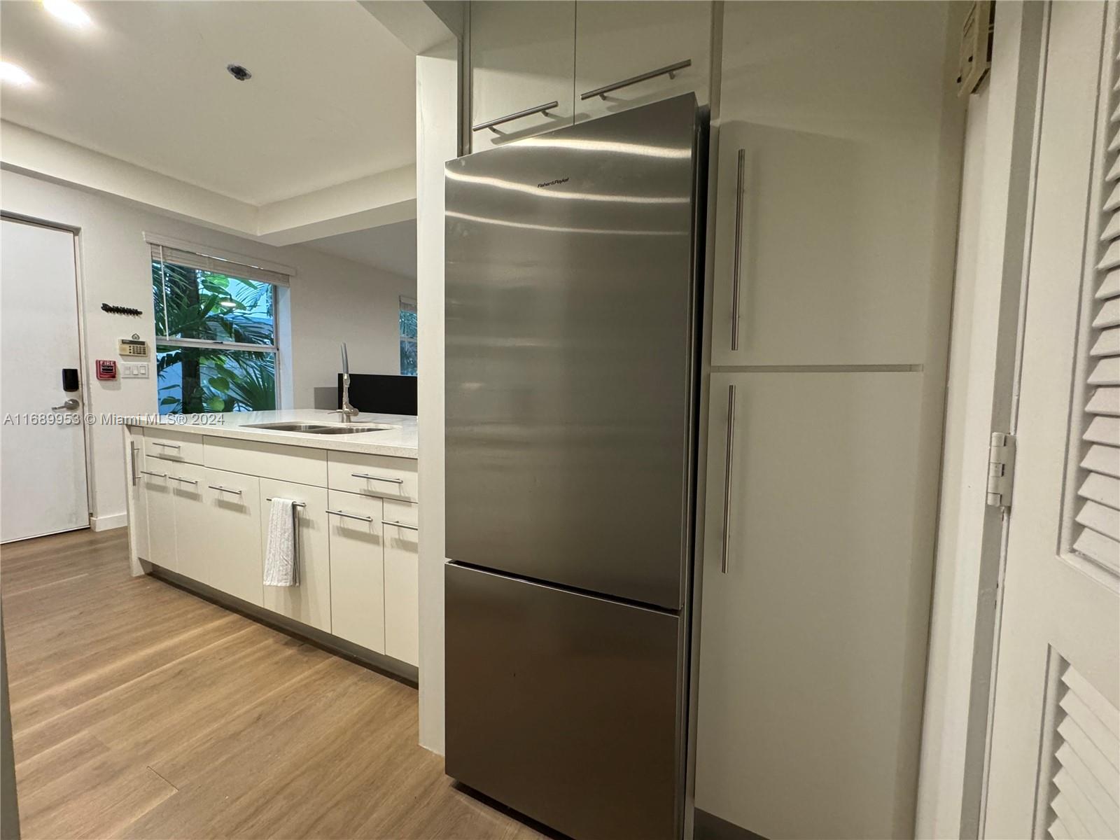 THE LINCOLN CONDO - Residential